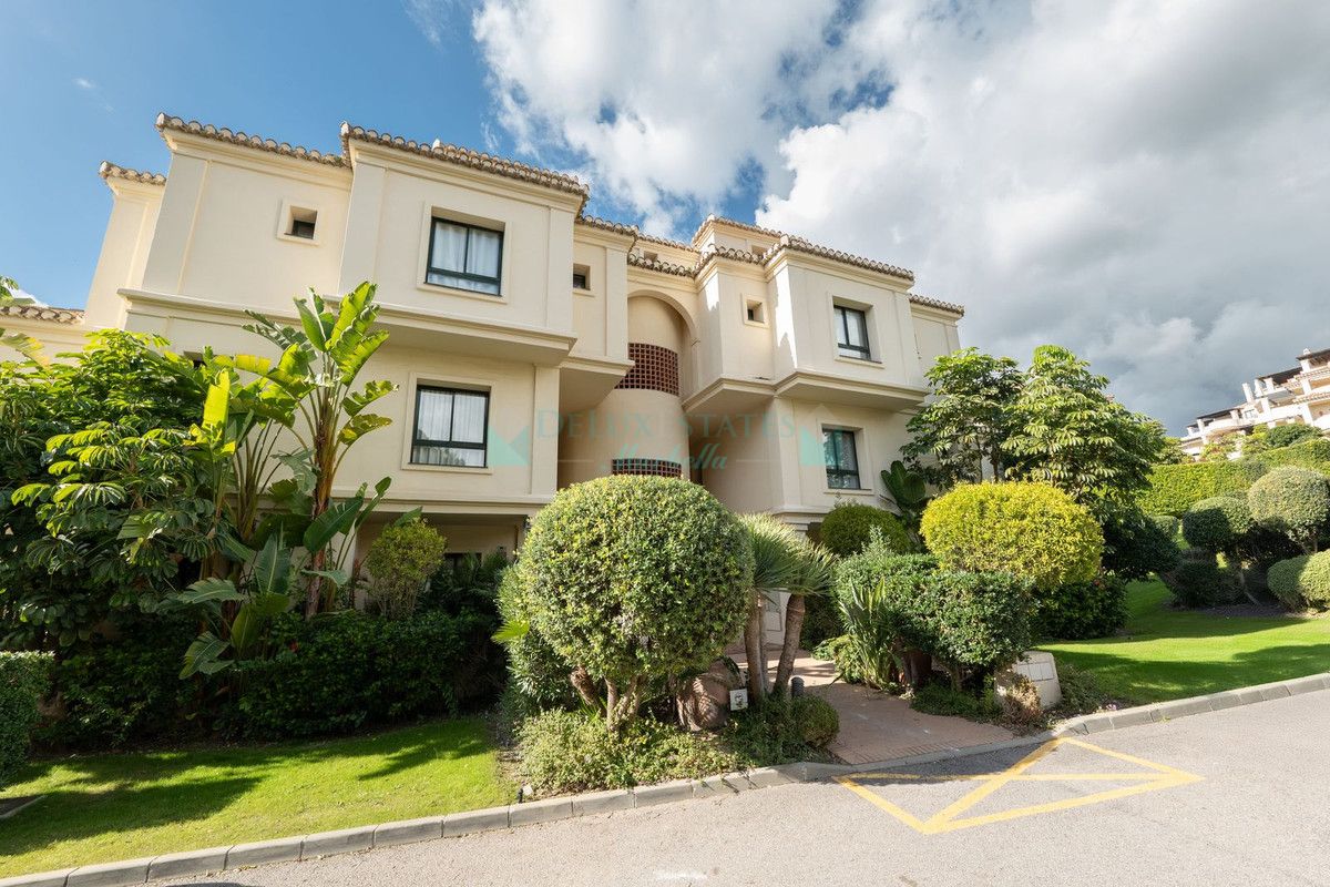 Apartment for rent in Benahavis