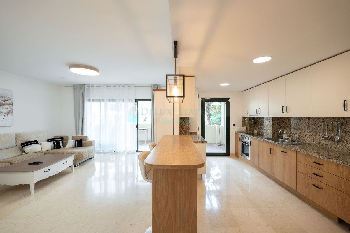 Apartment for rent in Benahavis