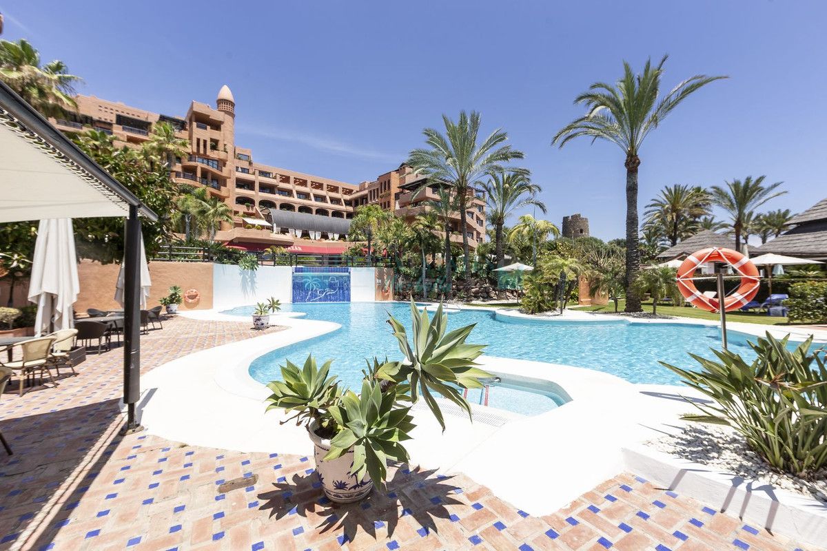 Ground Floor Apartment for sale in New Golden Mile, Estepona