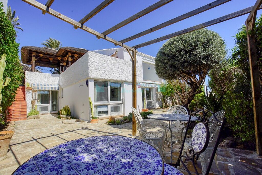 Villa en venta en Estepona