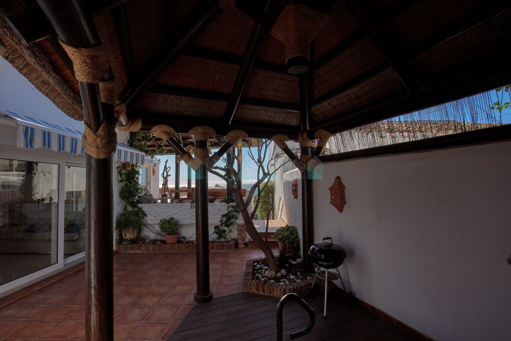 Villa en venta en Estepona