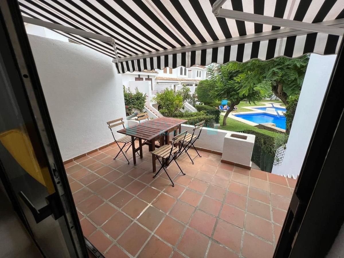 Town House for sale in Estepona