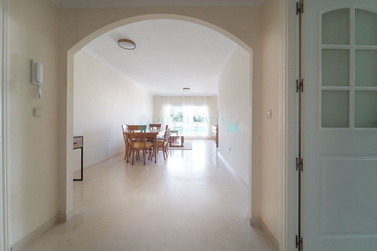 Penthouse for sale in Elviria, Marbella East