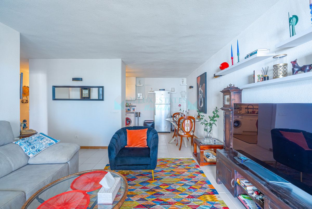 Apartamento en venta en Atalaya, Estepona