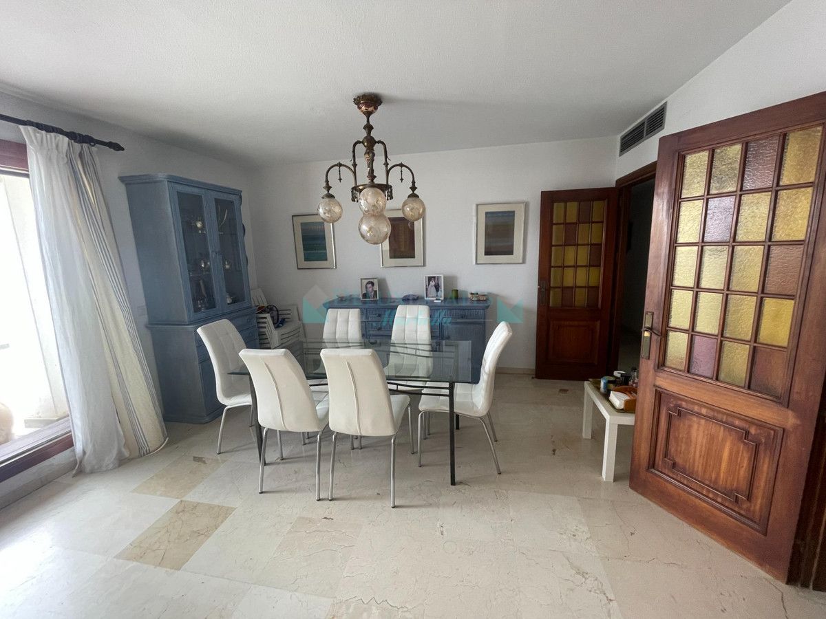 Penthouse for sale in Estepona