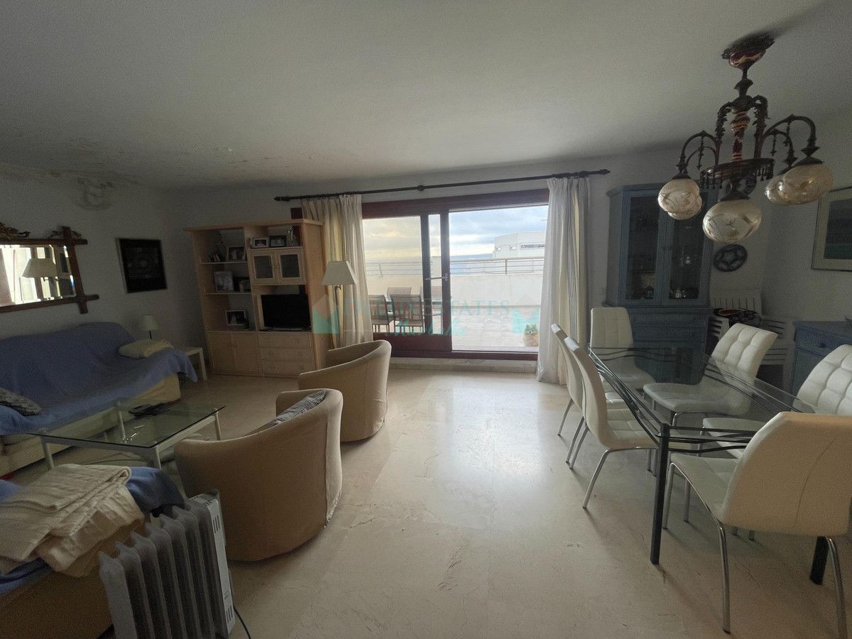 Penthouse for sale in Estepona