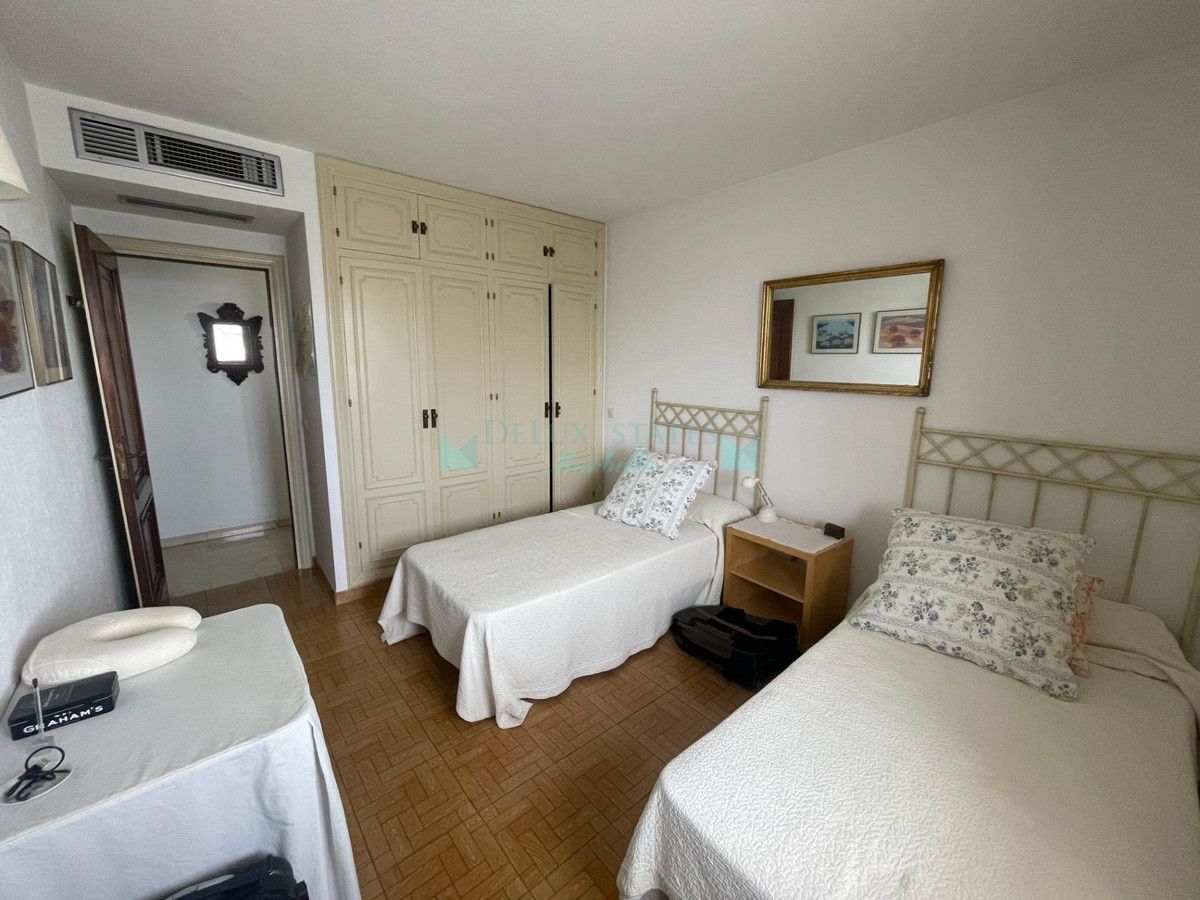 Penthouse for sale in Estepona