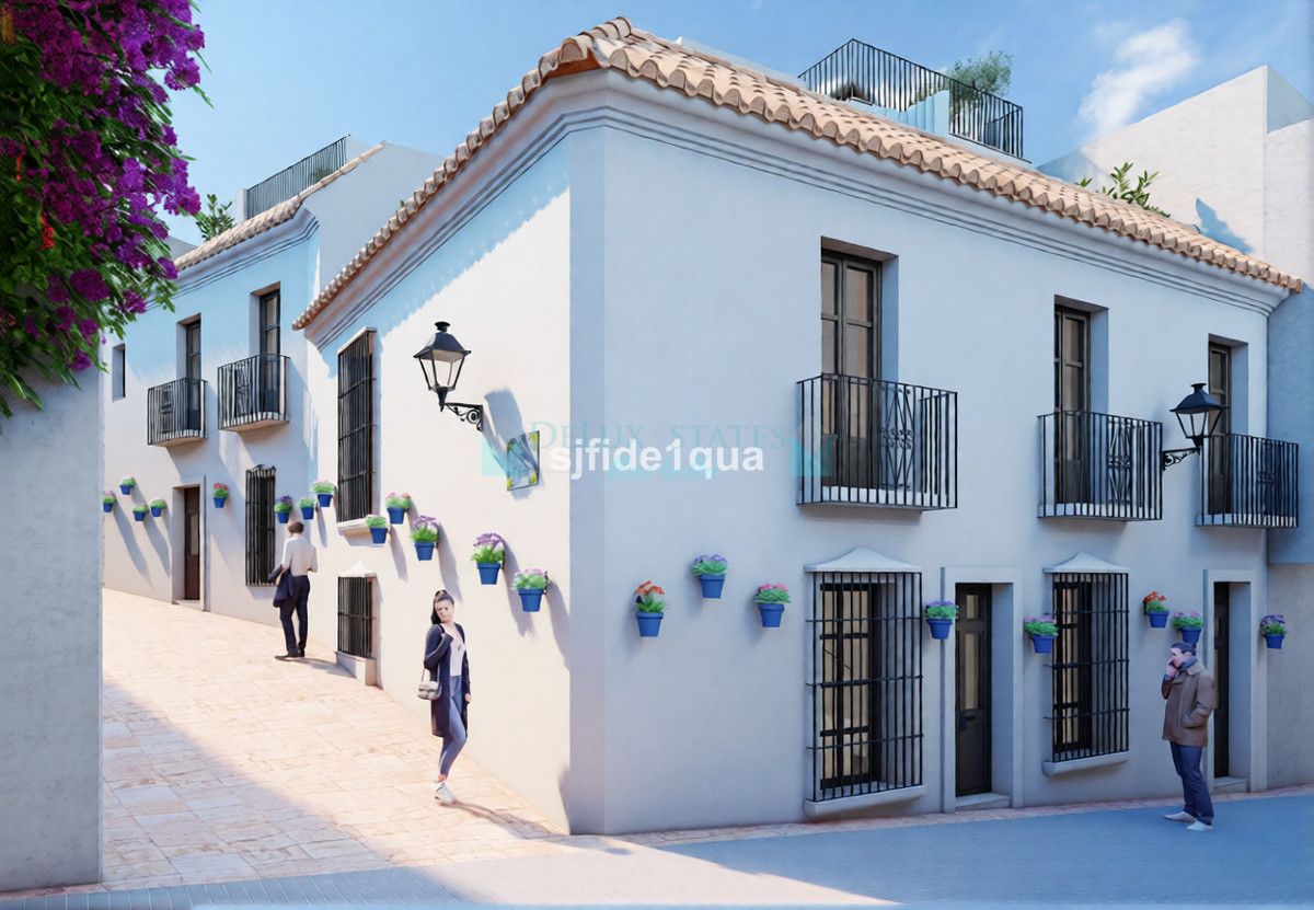 Villa for sale in Estepona