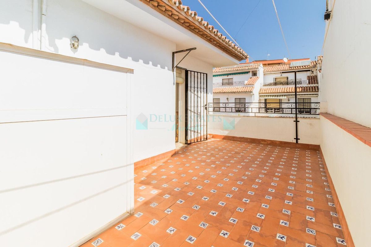 Town House for sale in Estepona