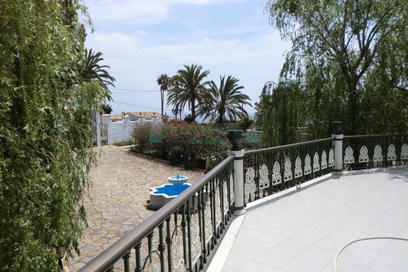 Villa en venta en Estepona