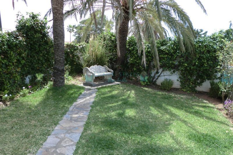 Villa en venta en Estepona