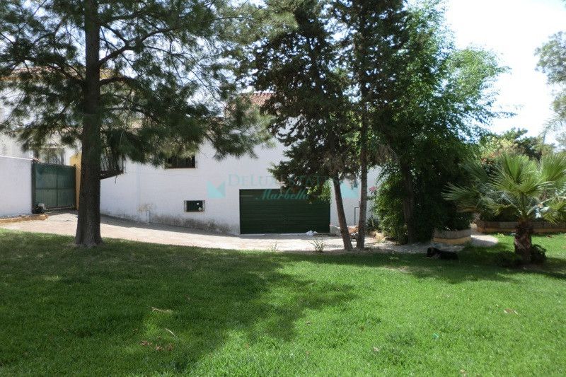 Villa en venta en Estepona