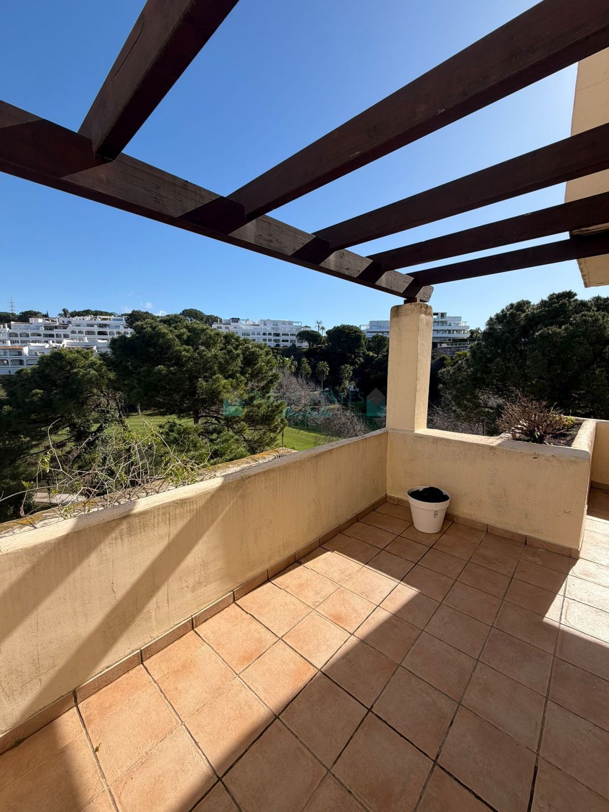 Apartment for sale in Benahavis