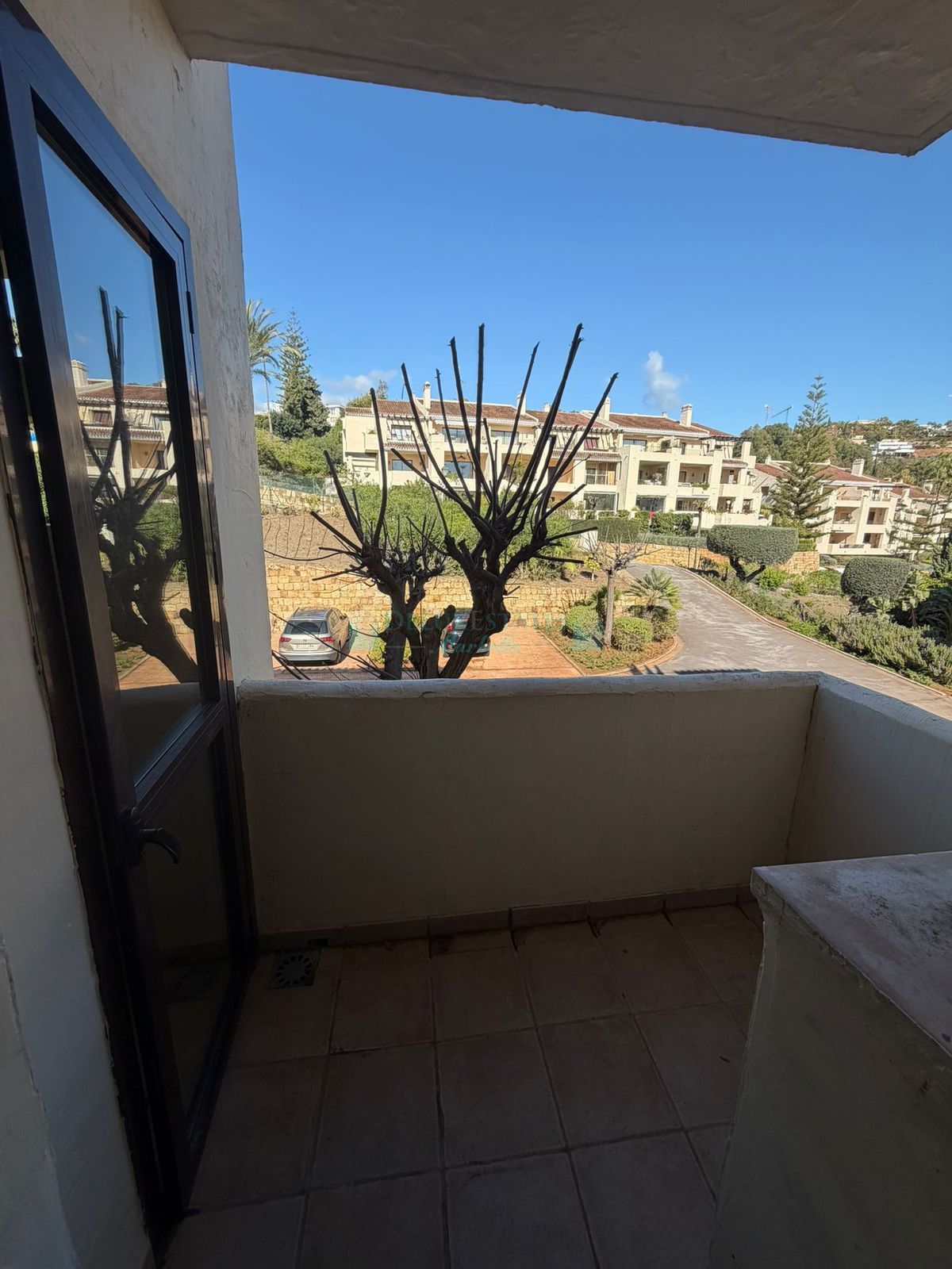 Apartment for sale in Benahavis