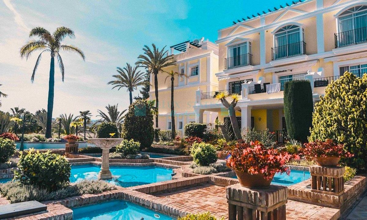 Penthouse for sale in Nueva Andalucia