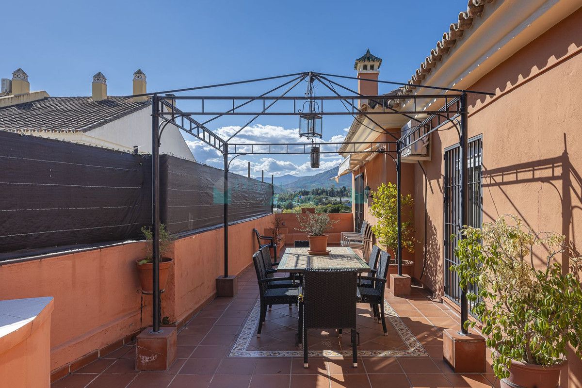 Villa for sale in La Quinta, Benahavis