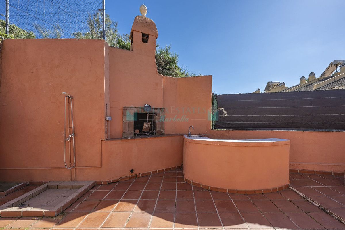 Villa for sale in La Quinta, Benahavis