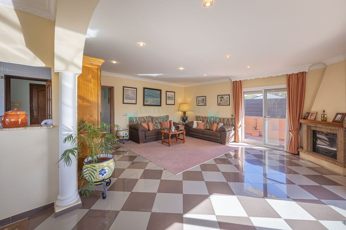 Villa for sale in La Quinta, Benahavis