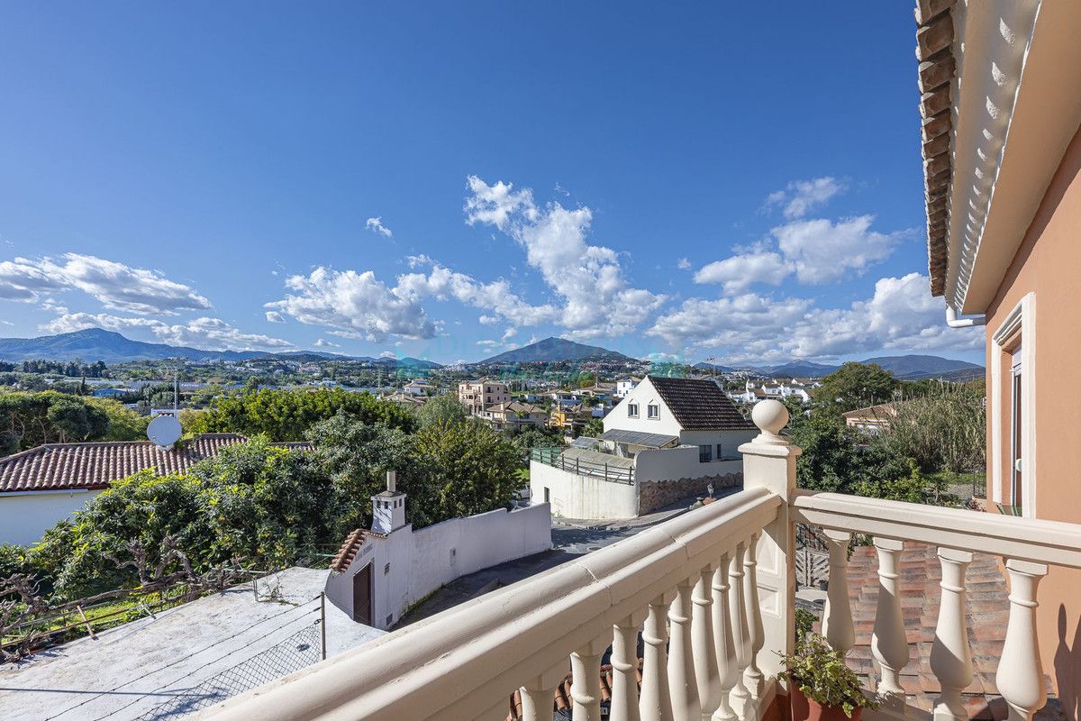 Villa for sale in La Quinta, Benahavis