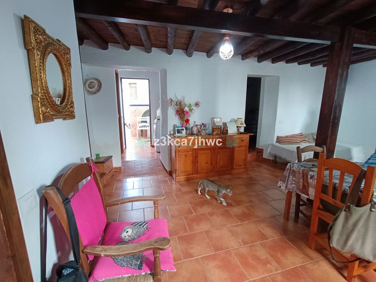 Town House for sale in Estepona