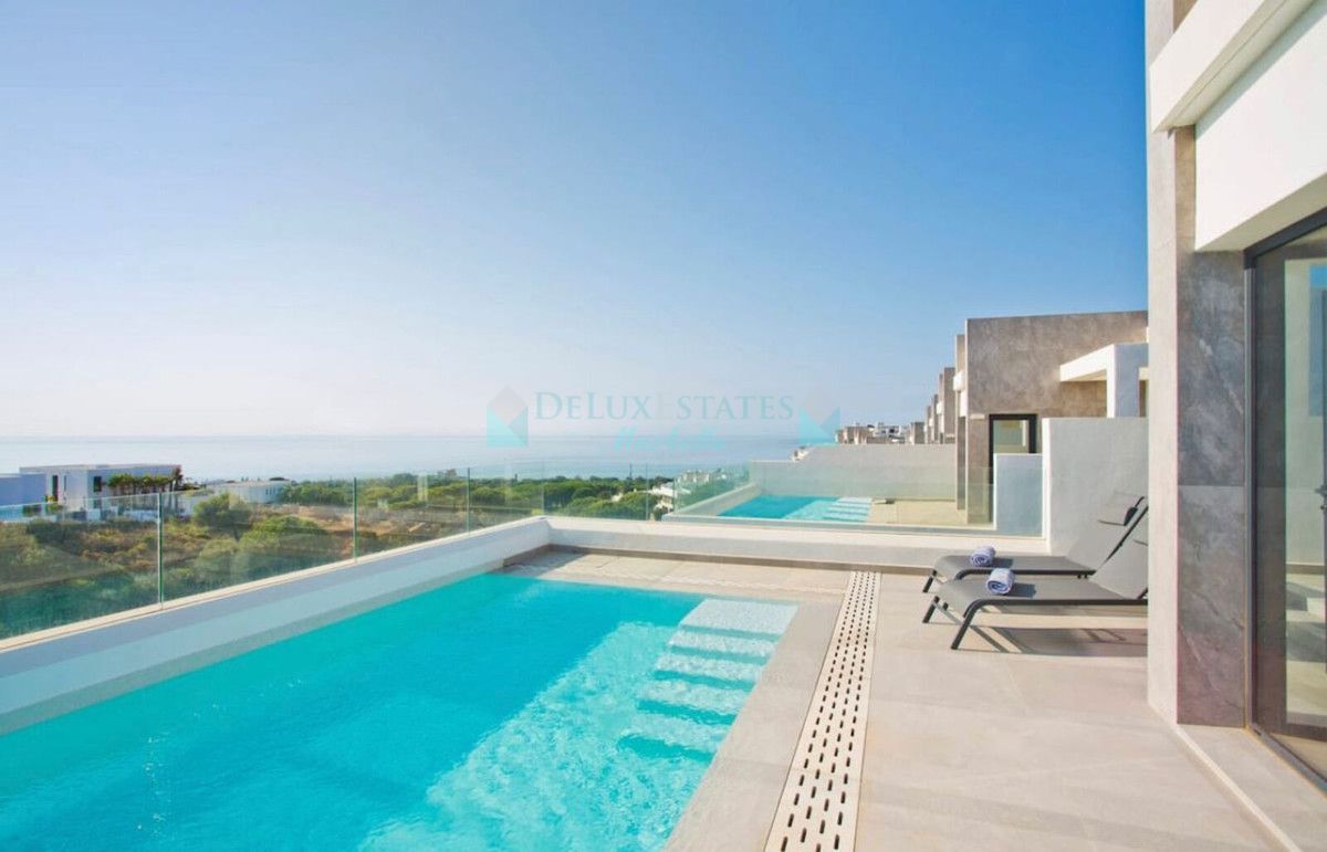 Town House for rent in Cabopino, Marbella East