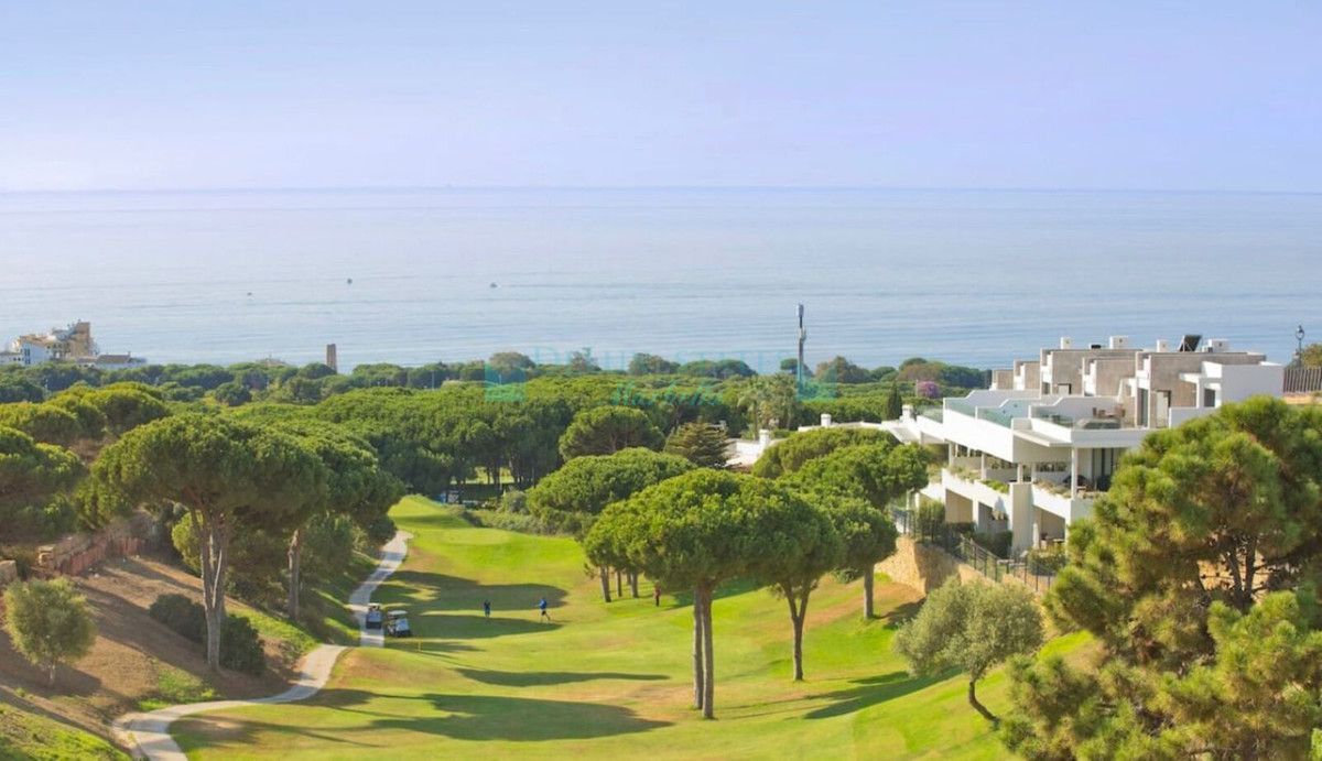 Town House for rent in Cabopino, Marbella East