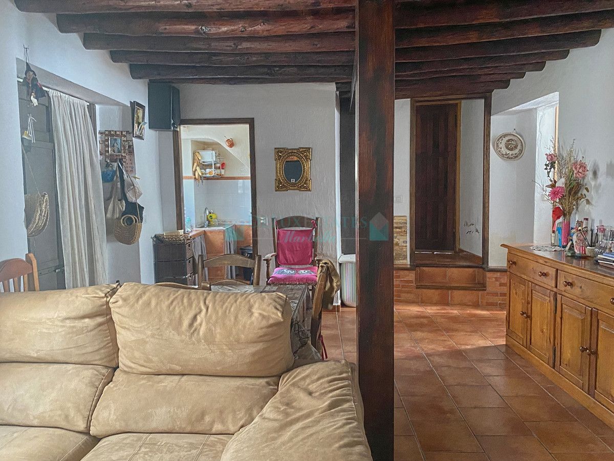 Town House for sale in Estepona