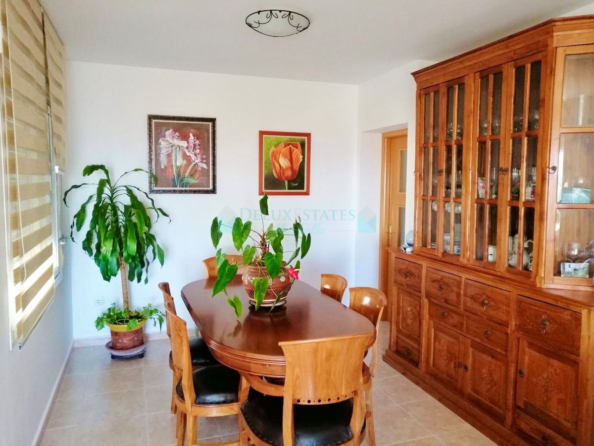 Villa for sale in Estepona