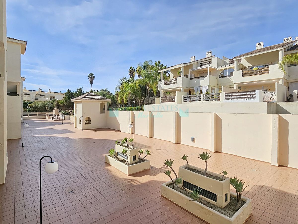 Apartment for sale in Estepona