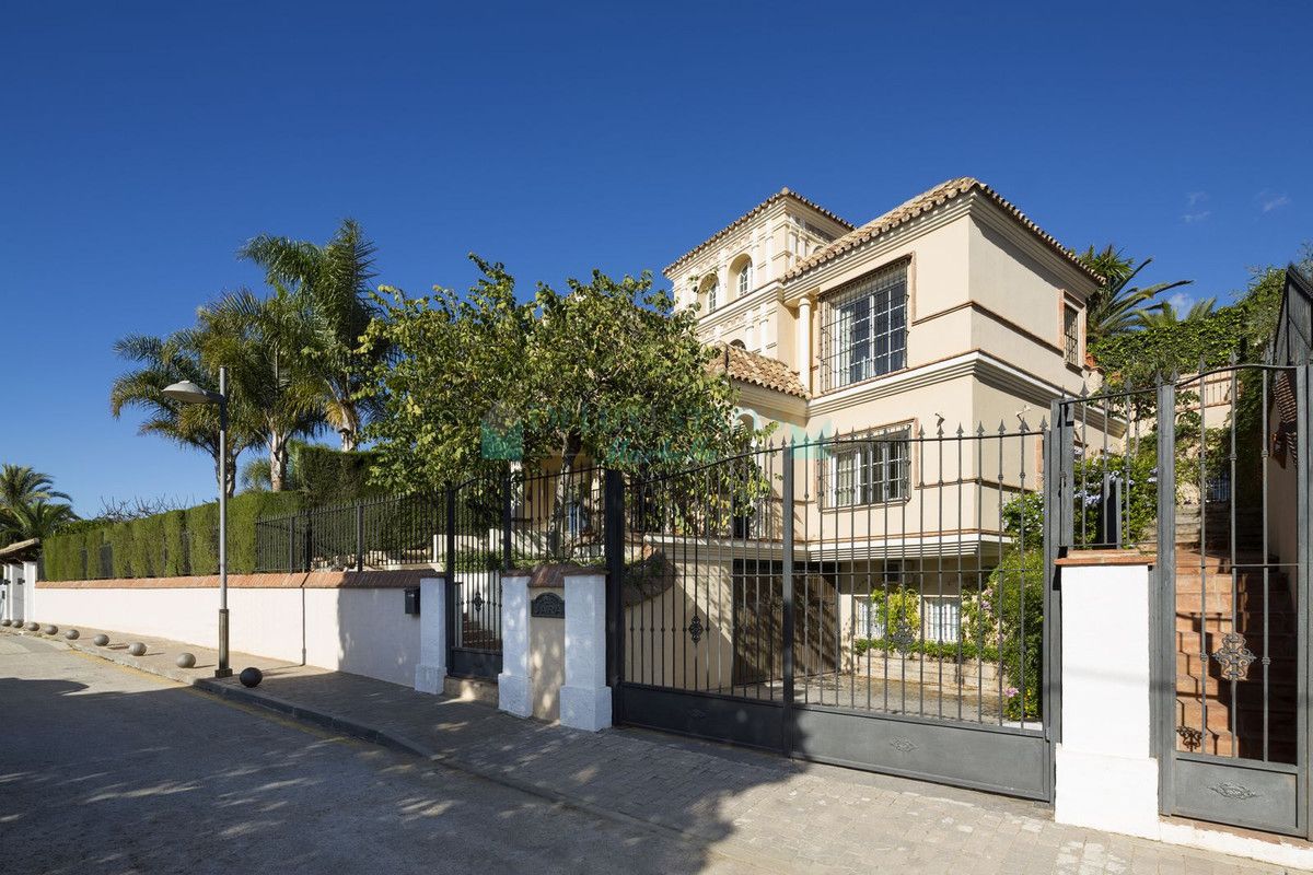 Villa en venta en Elviria, Marbella Este