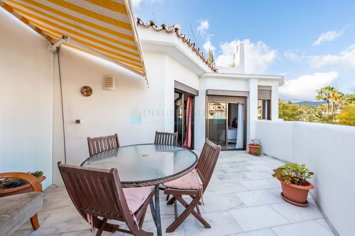 Ático en venta en Elviria, Marbella Este