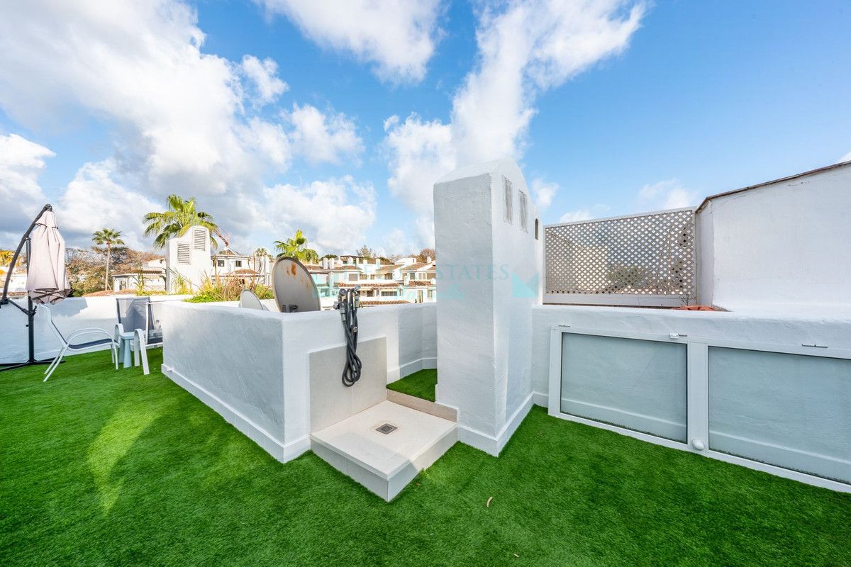 Ático en venta en Elviria, Marbella Este