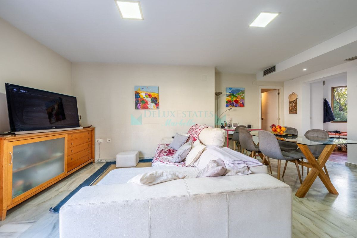 Ático en venta en Elviria, Marbella Este