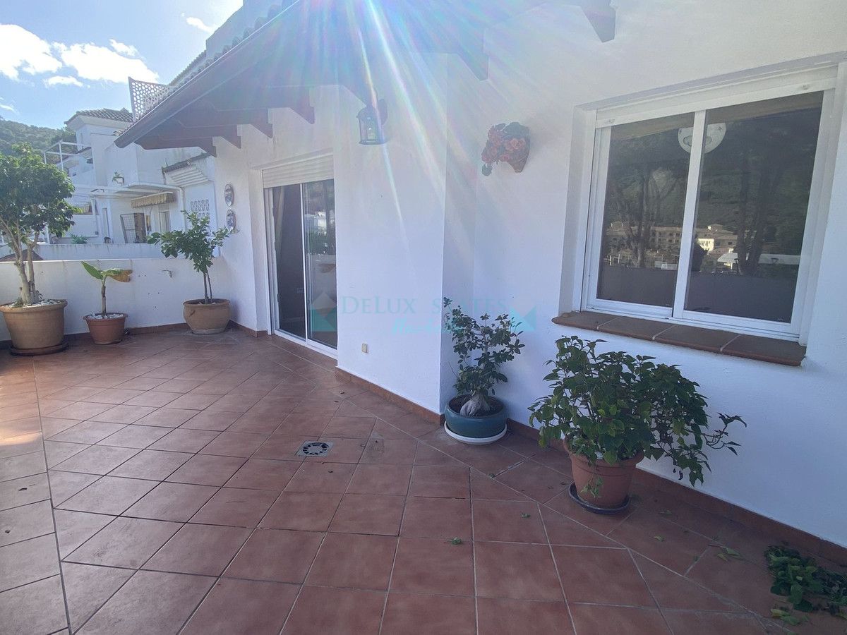 Apartamento en venta en Benahavis