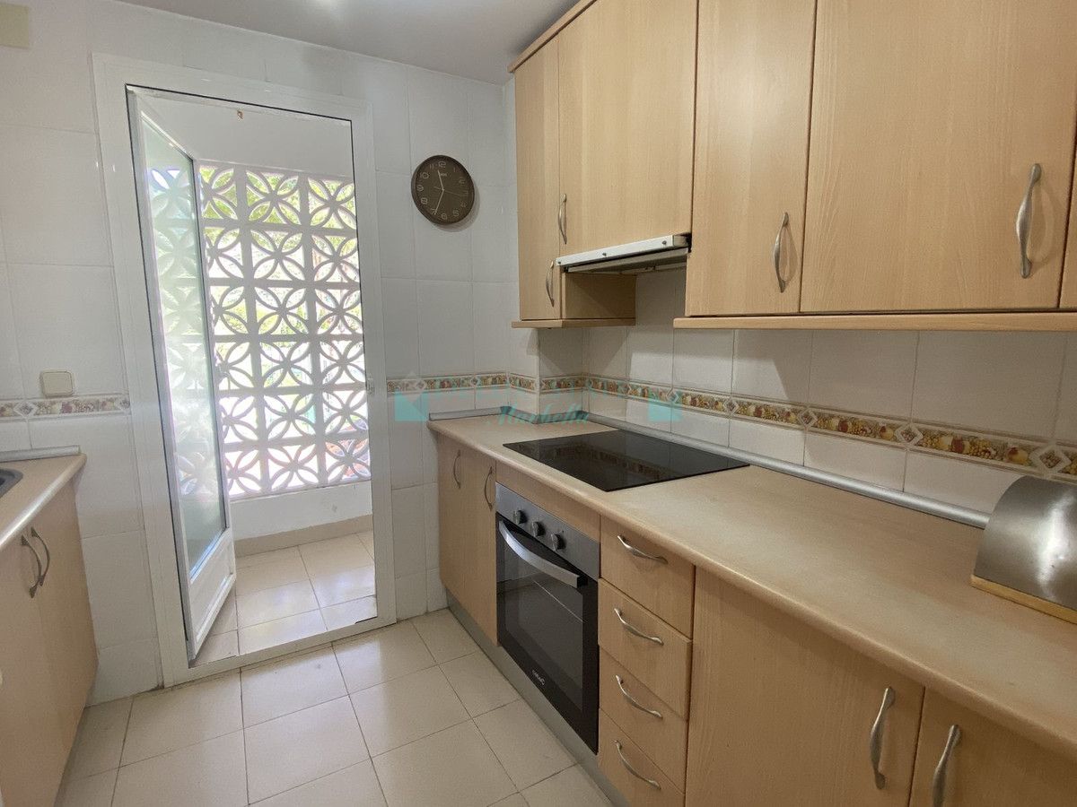 Apartamento en venta en Benahavis