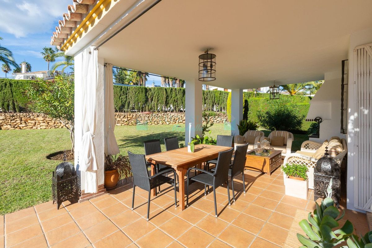 Town House for sale in Elviria, Marbella East