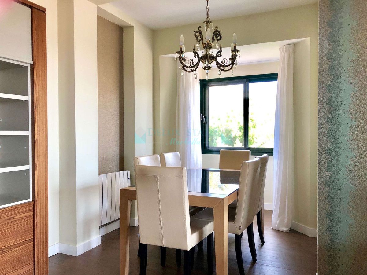 Ático en alquiler en Benahavis