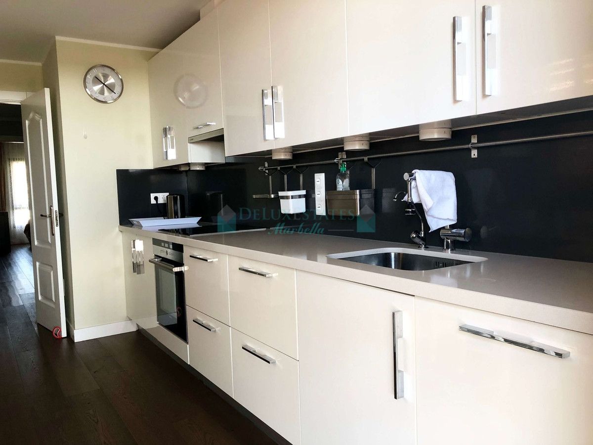 Ático en alquiler en Benahavis