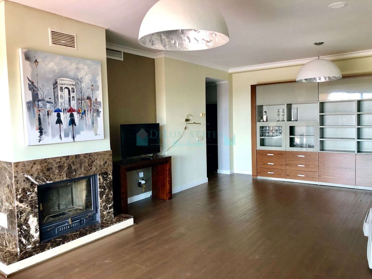 Ático en alquiler en Benahavis