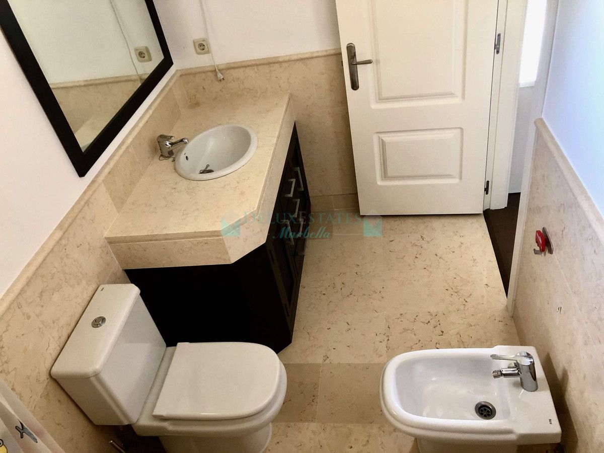 Ático en alquiler en Benahavis