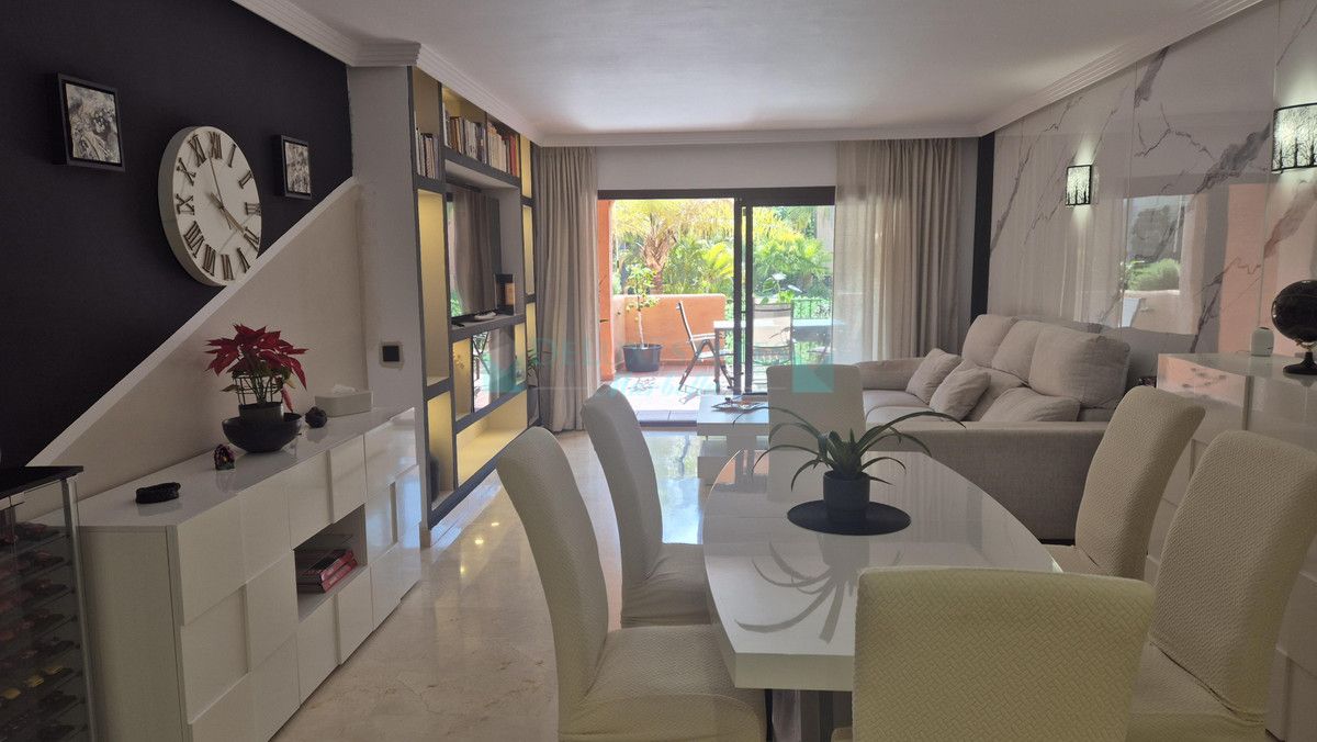 Apartamento Planta Baja en venta en Los Flamingos, Benahavis