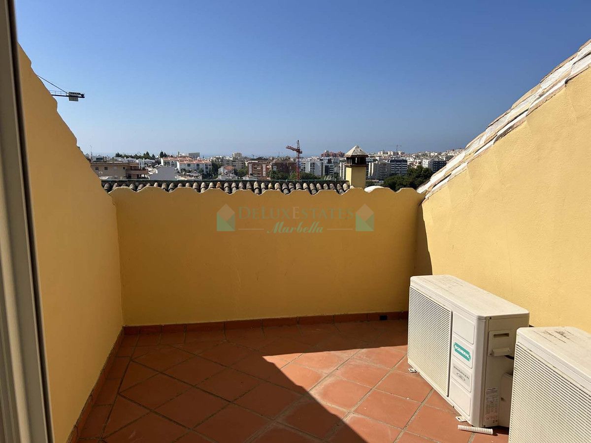 Town House for sale in Estepona