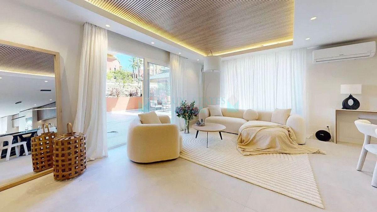 Semi Detached Villa for sale in Atalaya, Estepona