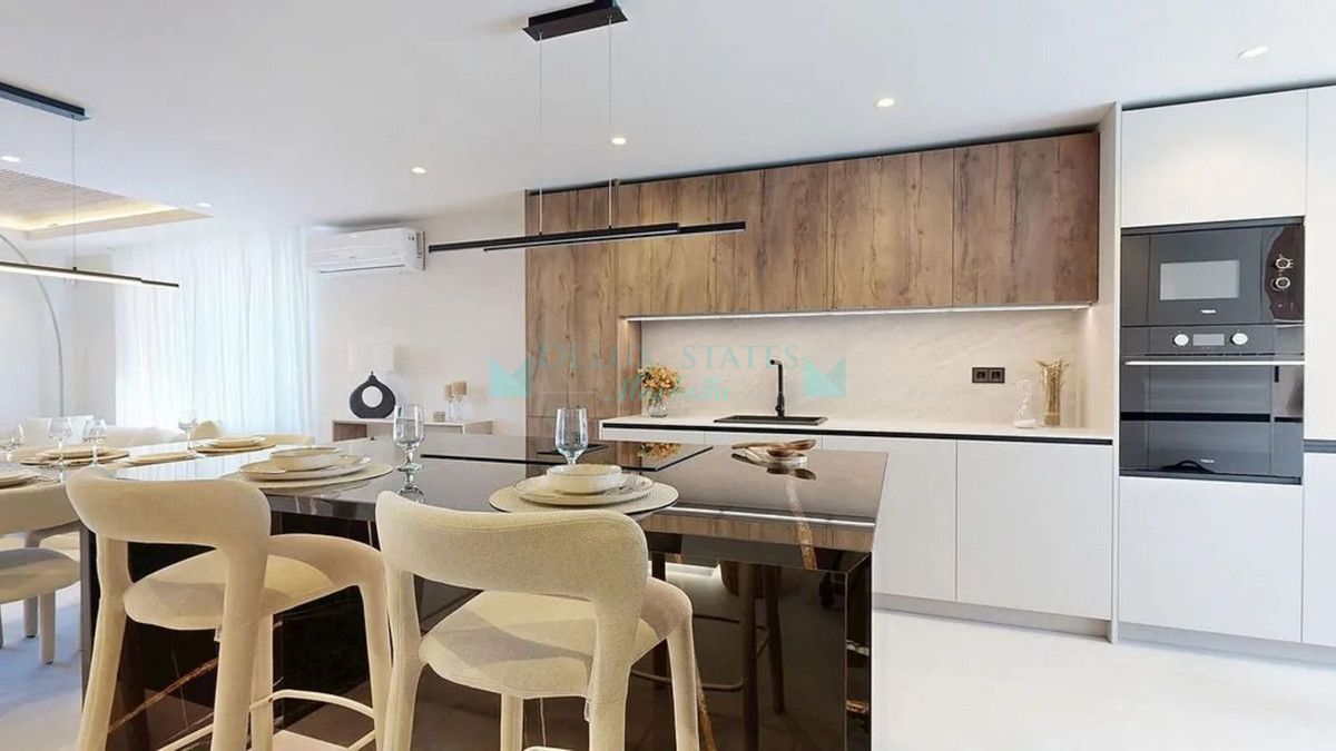 Semi Detached Villa for sale in Atalaya, Estepona