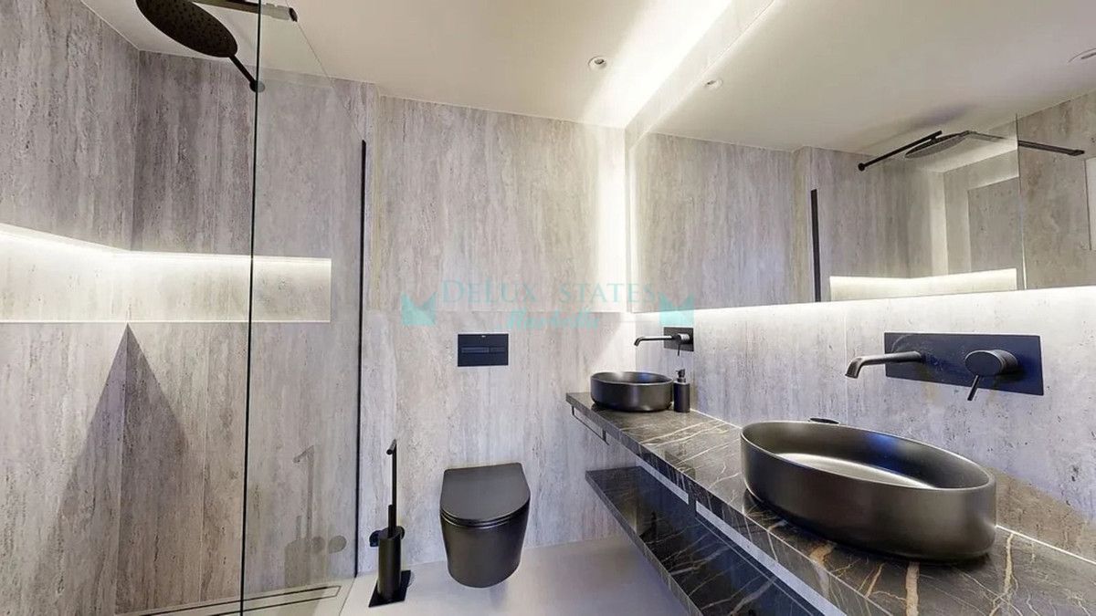 Semi Detached Villa for sale in Atalaya, Estepona