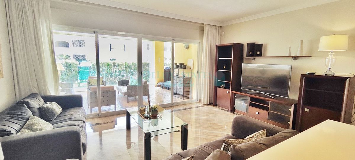 Ground Floor Apartment for sale in Elviria, Marbella East