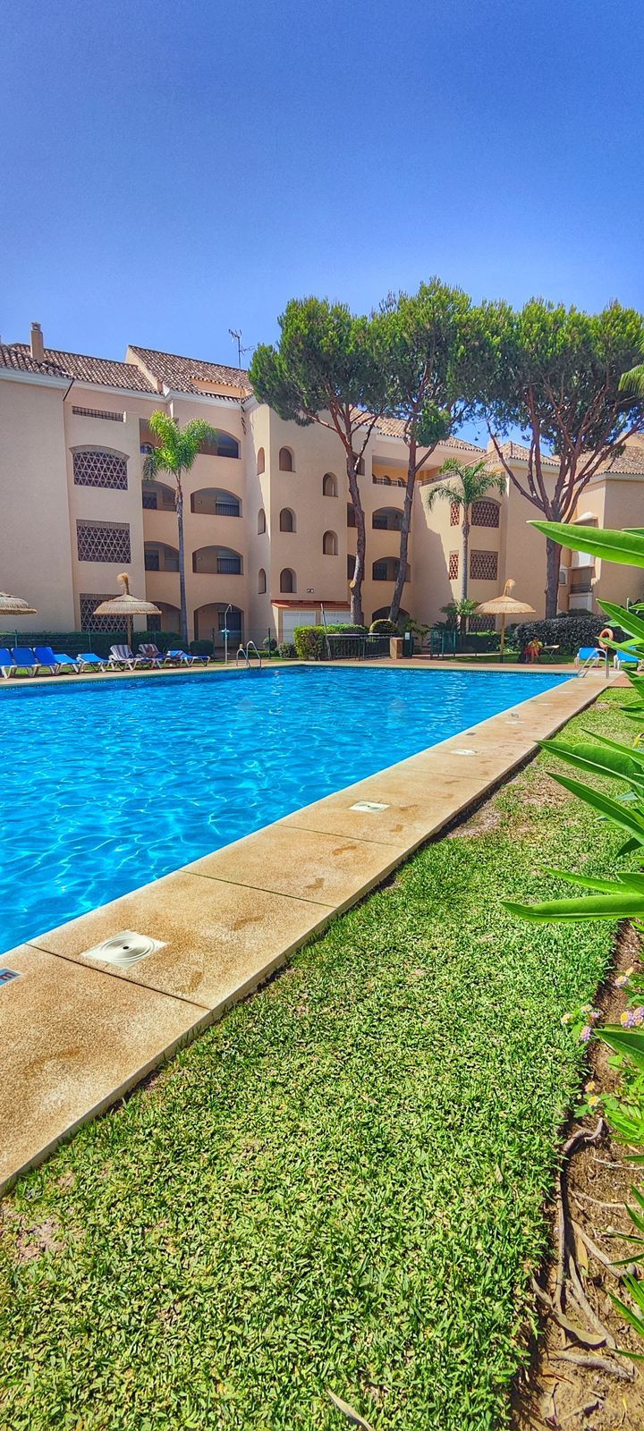 Ground Floor Apartment for sale in Elviria, Marbella East