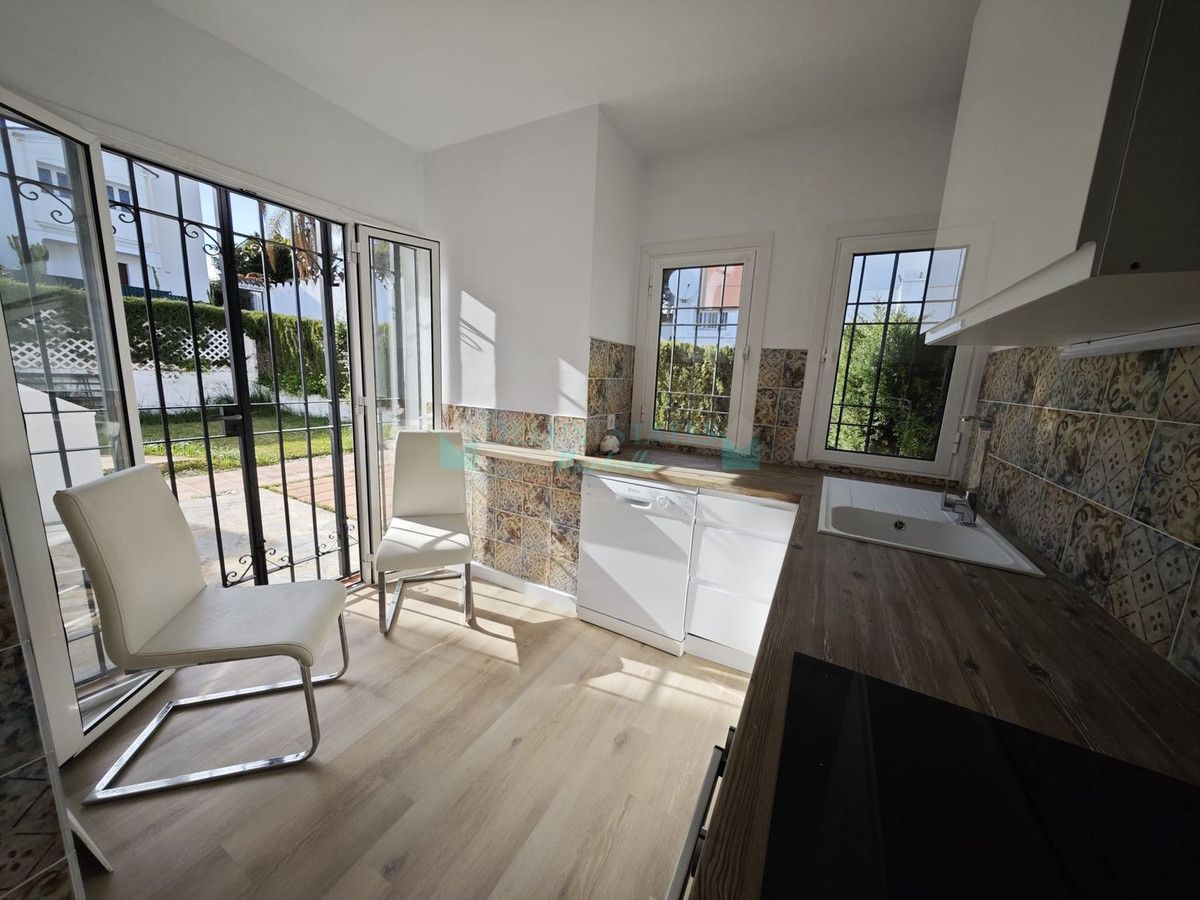 Apartamento Planta Baja en venta en Benamara, Estepona