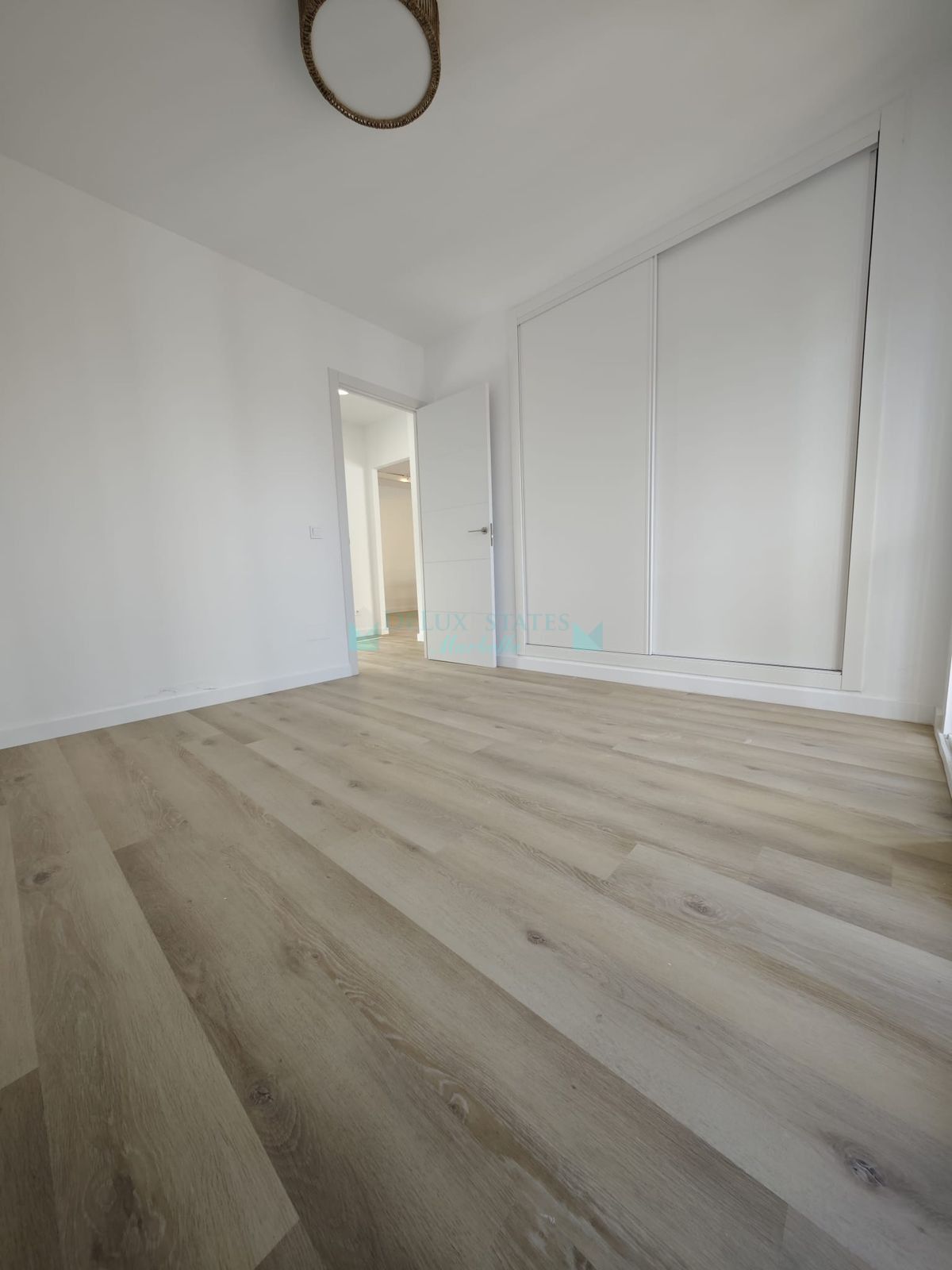 Apartamento Planta Baja en venta en Benamara, Estepona