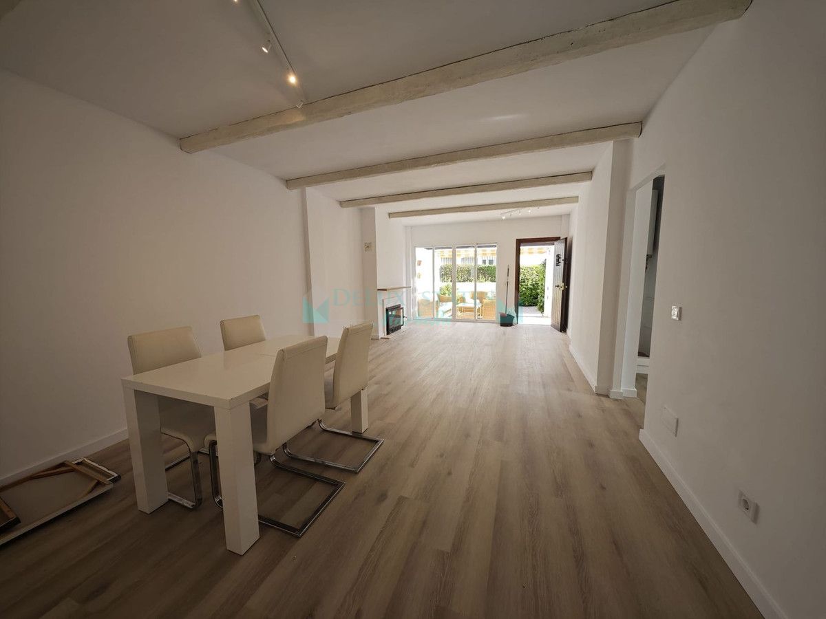 Apartamento Planta Baja en venta en Benamara, Estepona